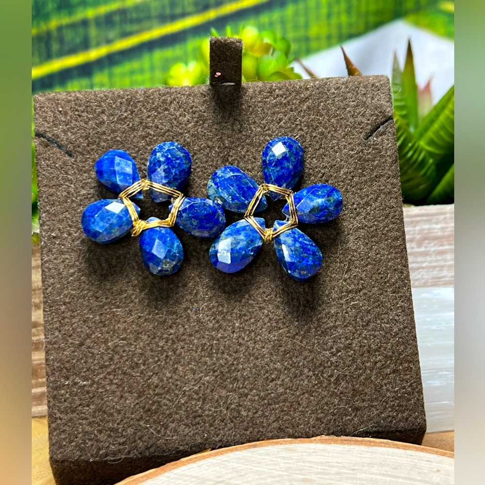 Handmade Lapis Lazuli Flower Earrings 💙💛